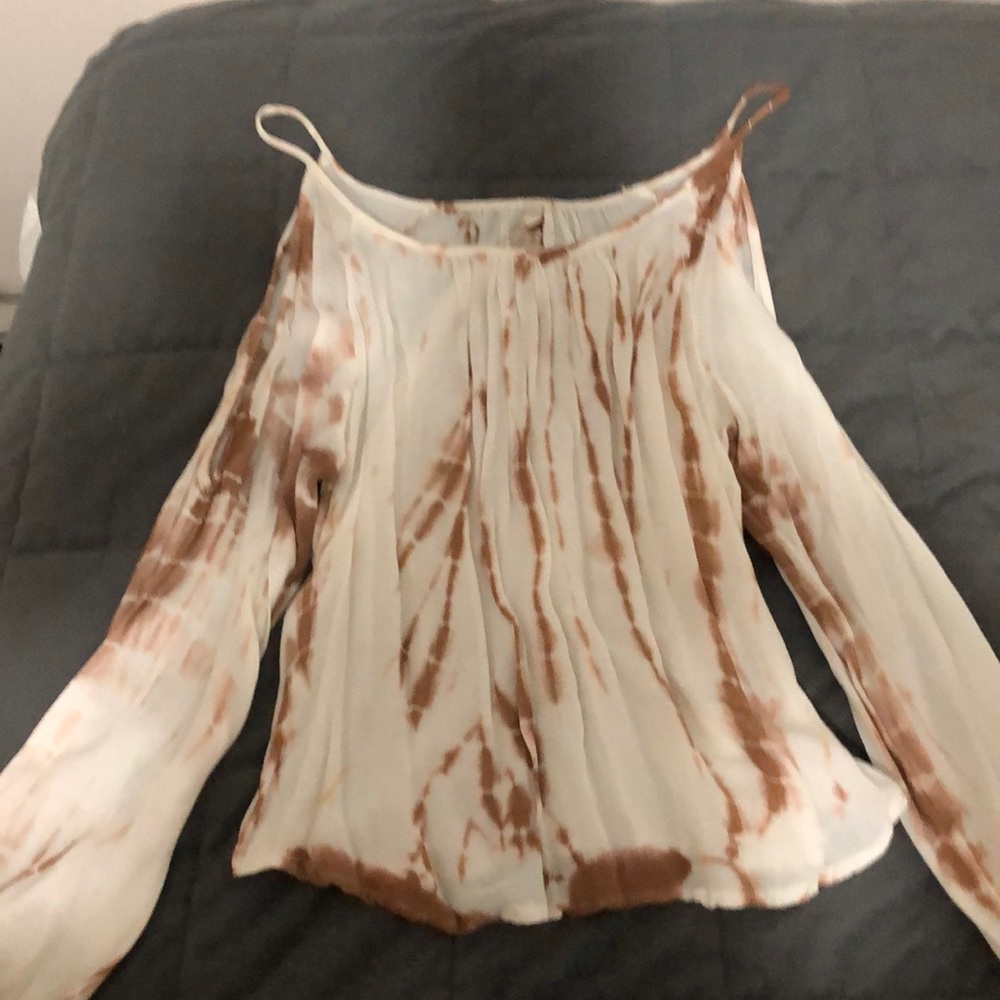 Elan off the shoulder tye dye top size L
